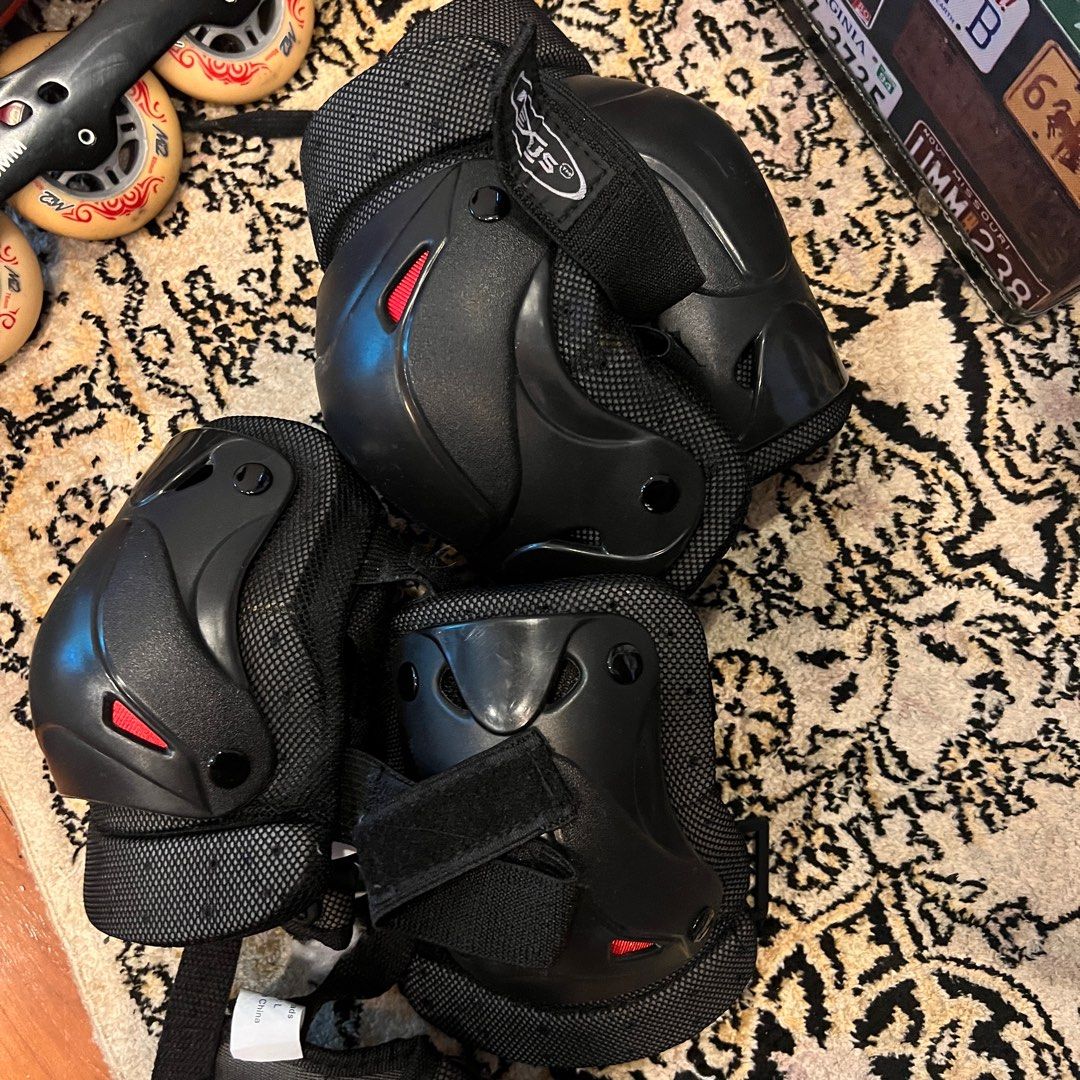 Rollerblades, helmet pads, Sports Equipment, Sports & Games, Skates