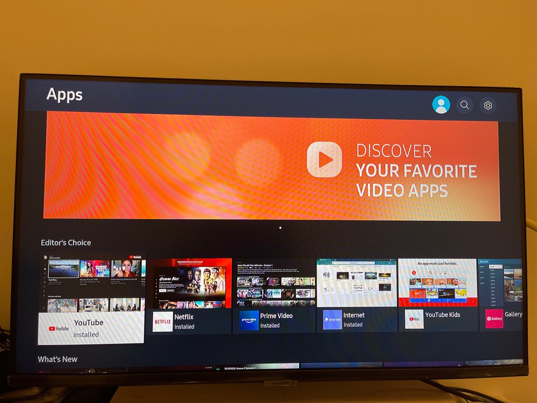 Samsung M5 smart monitor 1.5 + years warranty, TV & Home Appliances