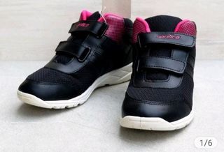 Sepatu anak 4-7 th  double velcro perekat tanpa tali