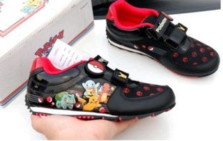 Sepatu sneaker anak usia 4-7 tahun motif  pokemon