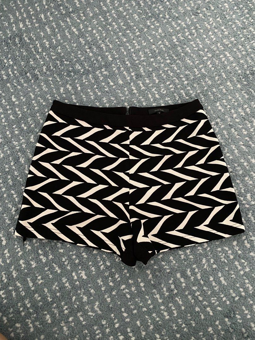 Short Pants (Category: Shorts) located in Kuala Lumpur. Submitted by dierarosli (Listing ID 1196457607, Image 1). Description: WTS BRAND Nichii Reason to Sell : Clear my Wardrobe 😂 Size S Location : Batu Caves Shipping can using Easy Parcel , more Cheaper . Self pickup also can 0126175321.