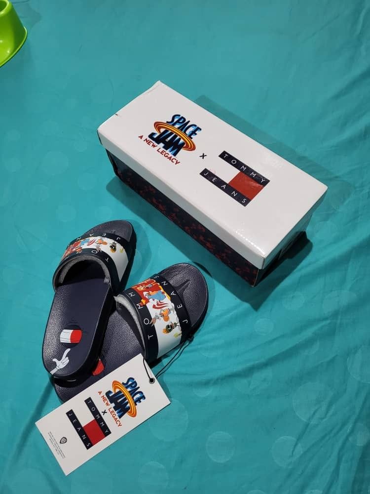Boys tommy online slides