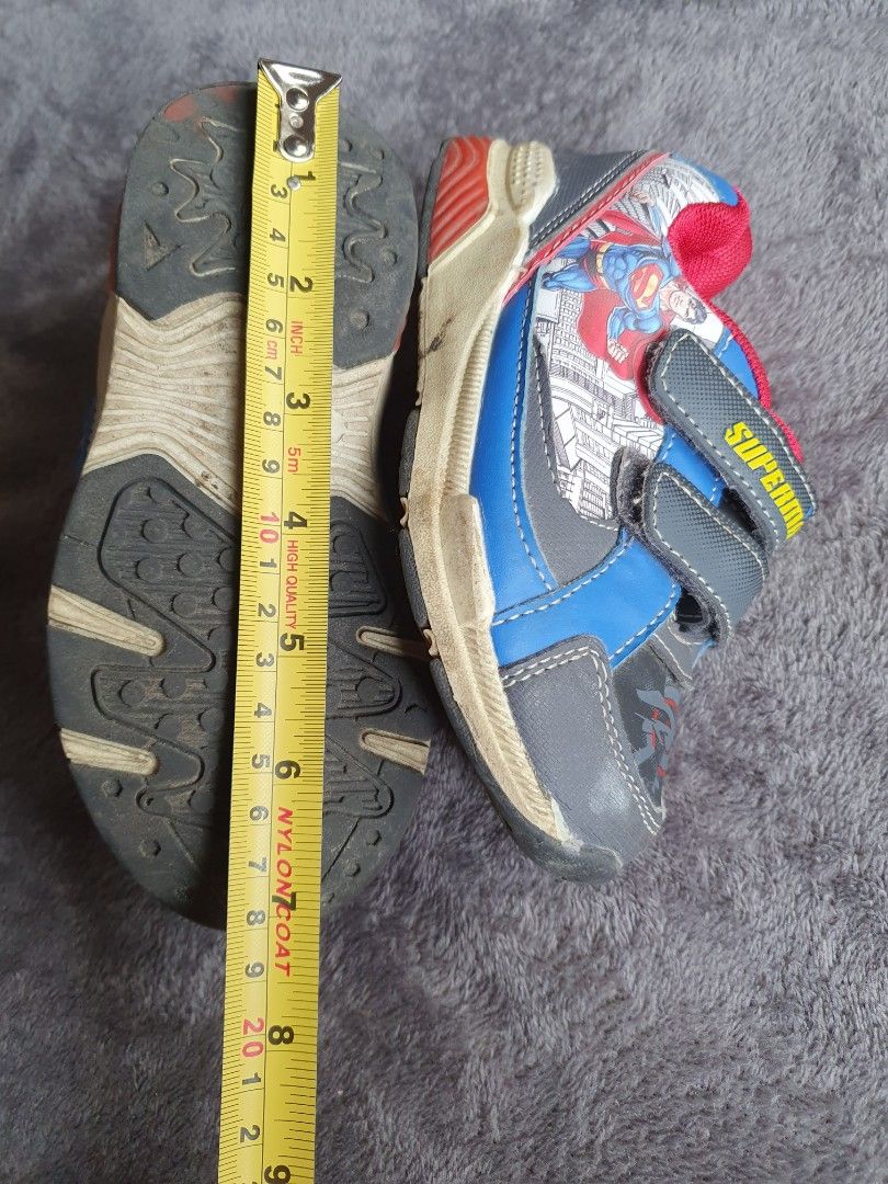 Superman shoes (Category: Babies & Kids Fashion) located in Pasig City. Submitted by personal_declutter (Listing ID 1196513648, Image 3). Description: Pre loved Superman shoes for 3yr old boy 200.00.