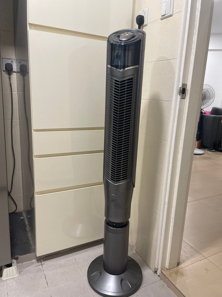 Tall standing fan, Furniture & Home Living, Lighting & Fans, Fans on
