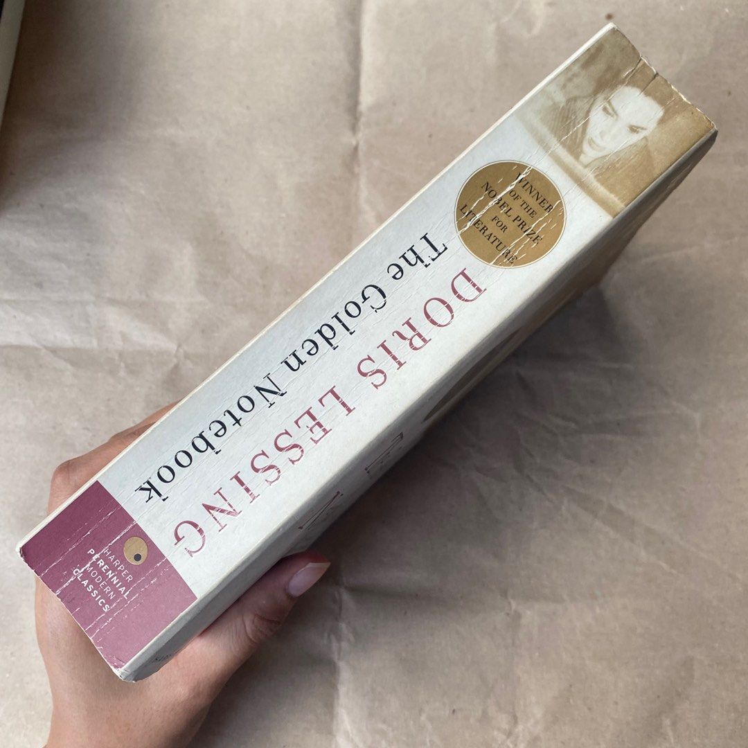 Modern cover photo of The Golden Notebook by Doris Lessing on Karousell
