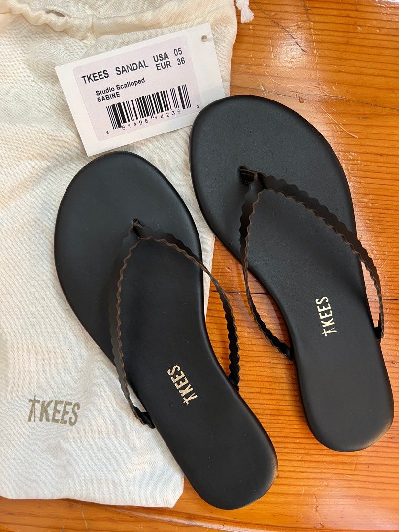 Tkees scalloped flip discount flops