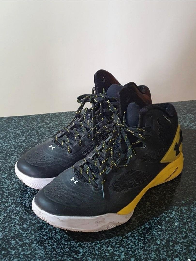 Under armour clutchfit drive 2025 low gold