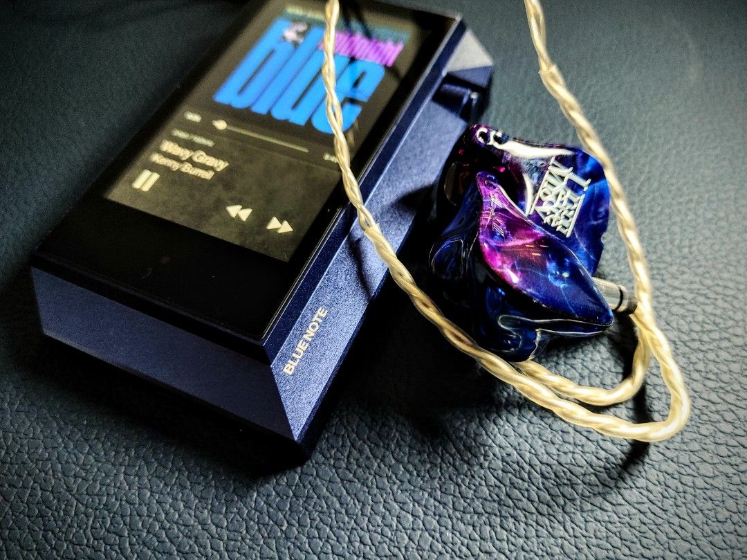 Unique Melody Maverick III Custom IEM, Mixwave.jp exclusive