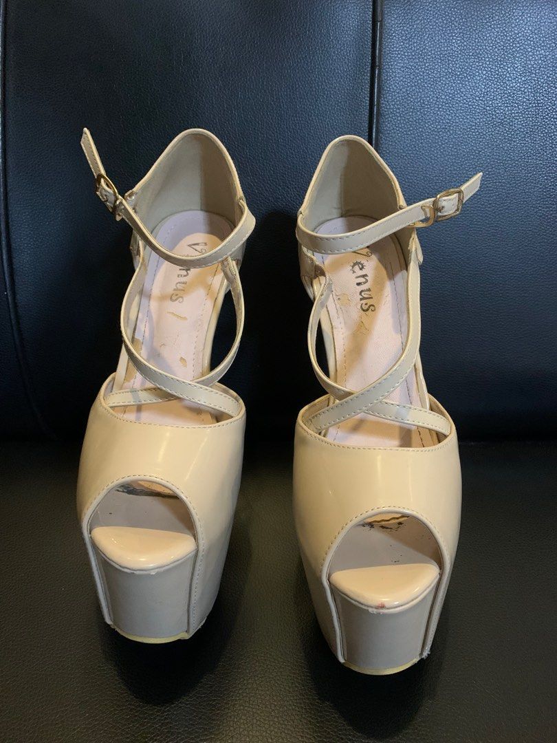 Venus sales high heels
