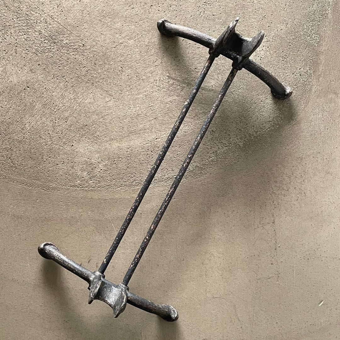 Vintage Bicycle Stand cast iron 50 x 28 cm, Hobbies & Toys, Memorabilia