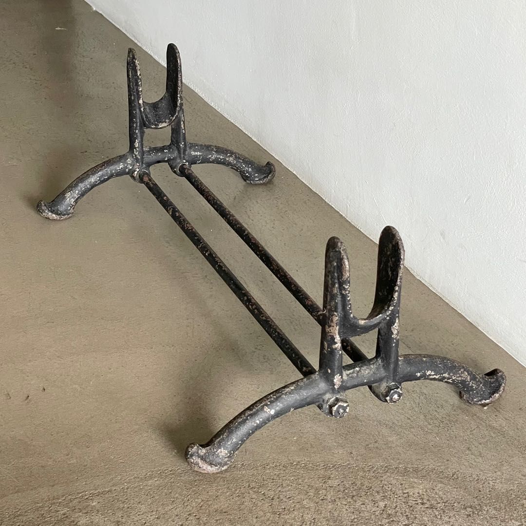 Vintage Bicycle Stand cast iron 50 x 28 cm, Hobbies & Toys, Memorabilia