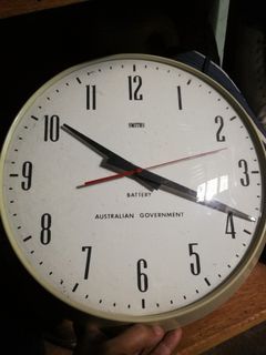 Vintage Smiths Australia Govt battery wall clock
