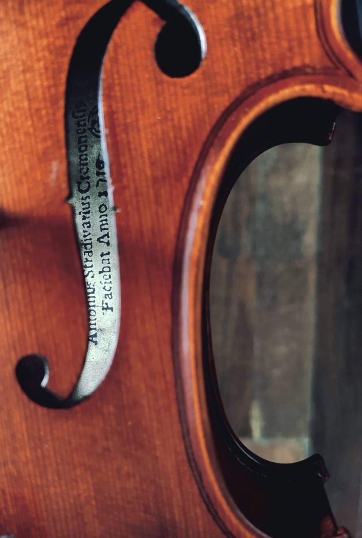 Violin village 4x4, Hobbies & Toys, Music & Media, Musical Instruments