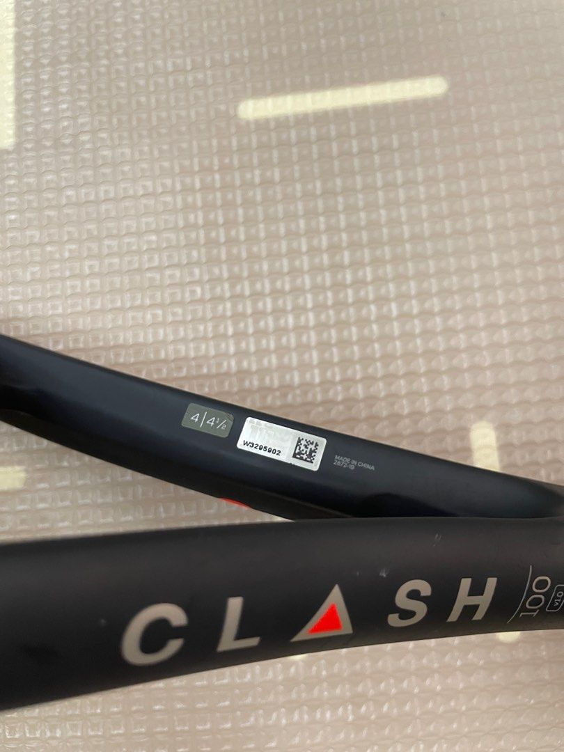 Wilson Clash 100 tour v1, Sports Equipment, Sports & Games, Racket