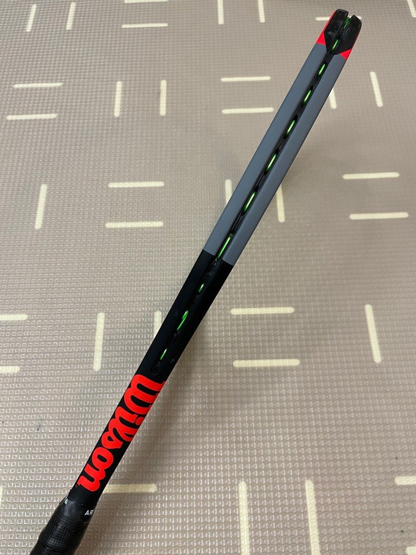 Wilson Clash 100 tour v1, Sports Equipment, Sports & Games, Racket