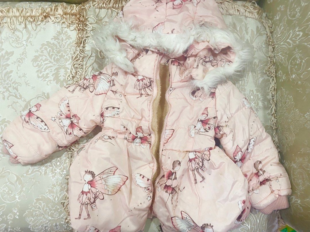 Winter Jacket (Category: Babies & Kids Fashion) located in Singapore. Submitted by labbitzz (Listing ID 1196569408, Image 1). Description: Suitable for 3yo. With fleece inner side .