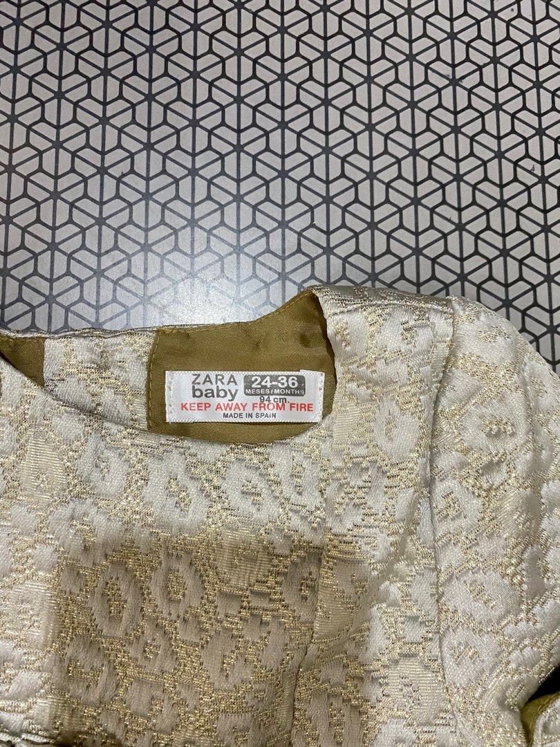 Zara Baby Dress (Category: Babies & Kids Fashion) located in Muntinlupa City. Submitted by rmsalberto (Listing ID 1196594801, Image 3). Description: Guaranteed authentic Size 24mos With Minor signs of use and some stains As is where is Shipping shouldered by buyer Payment first via bpi or gcash .