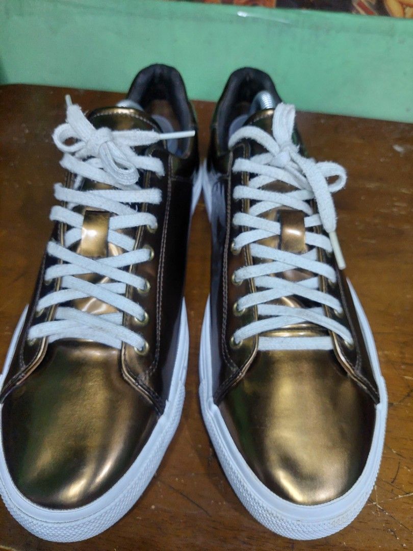 Metallic gold hotsell sneakers mens