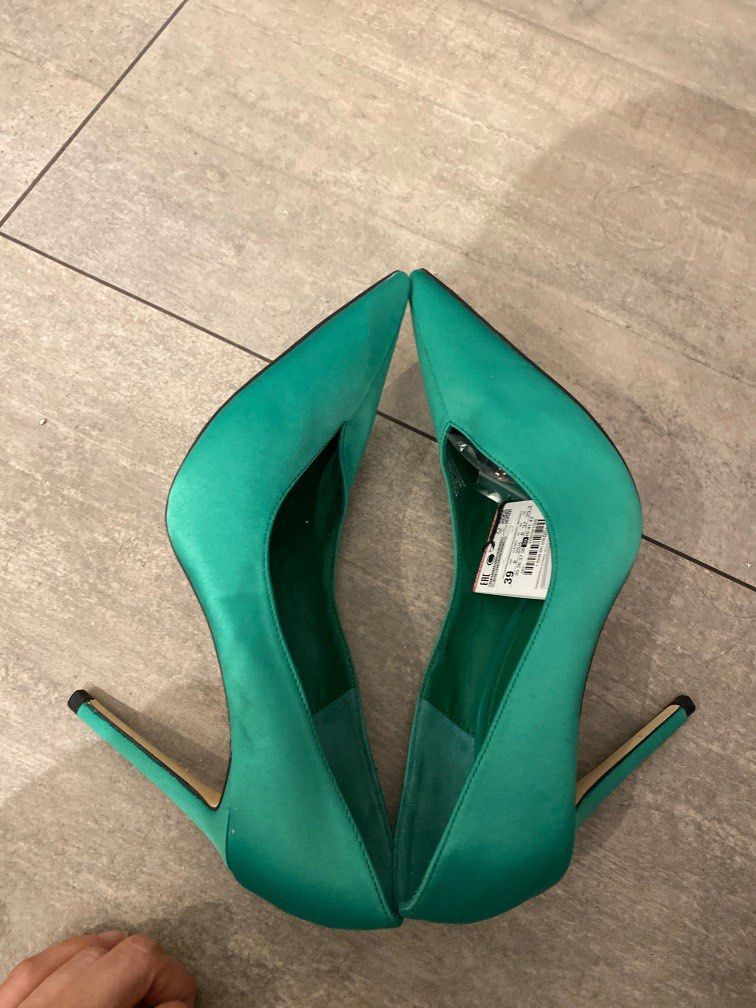 Zara pointed green satin heels, Women's Fashion, Footwear, Heels on