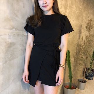 黑色雙層綁帶長版衣洋裝