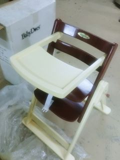 全新未拆 最後一組 嬰兒餐椅 台中面交 實木餐椅