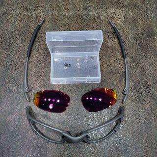 （分類：）位於 。 由 oakley_restore 提交（商品編號 1196829444，圖片 1）。簡介： 。
