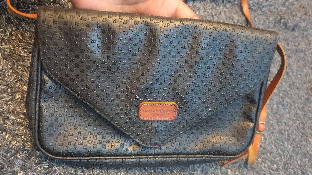 Authentic courreges sling bag (Category: Luxury Bags & Wallets) located in Cavite. Submitted by ohmie23 (Listing ID 1196831977, Image 2). Description: Authentic courreges sling bag.