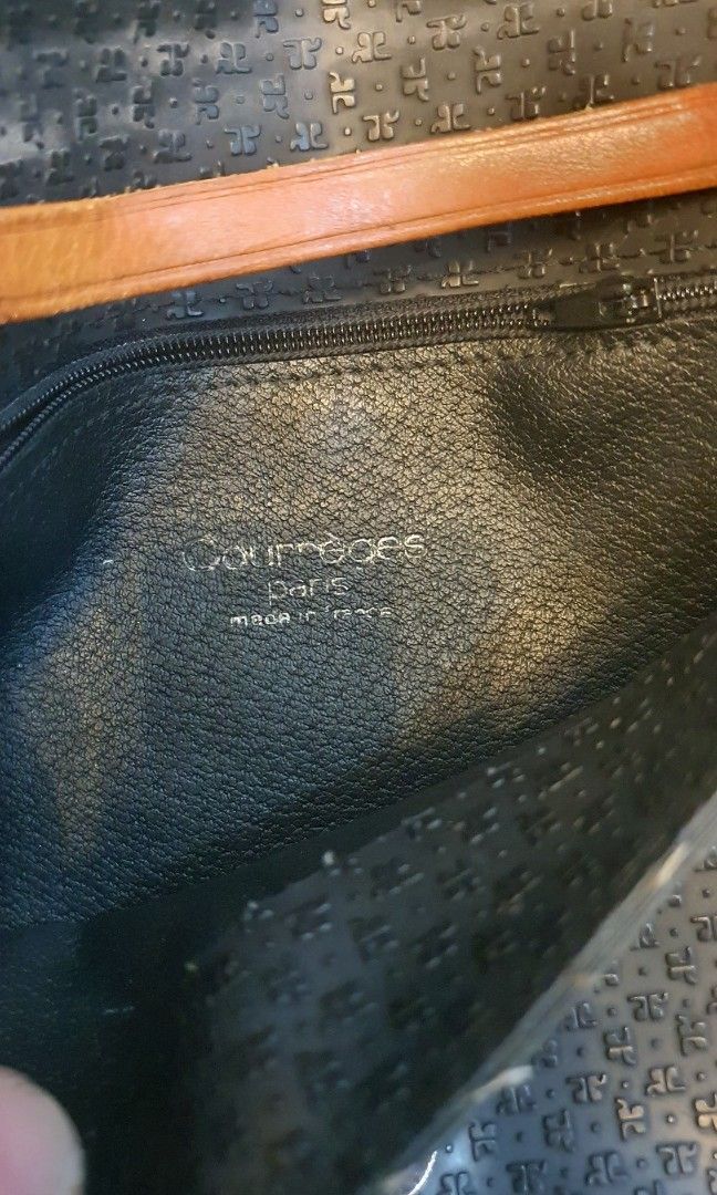 Authentic courreges sling bag (Category: Luxury Bags & Wallets) located in Cavite. Submitted by ohmie23 (Listing ID 1196831977, Image 3). Description: Authentic courreges sling bag.