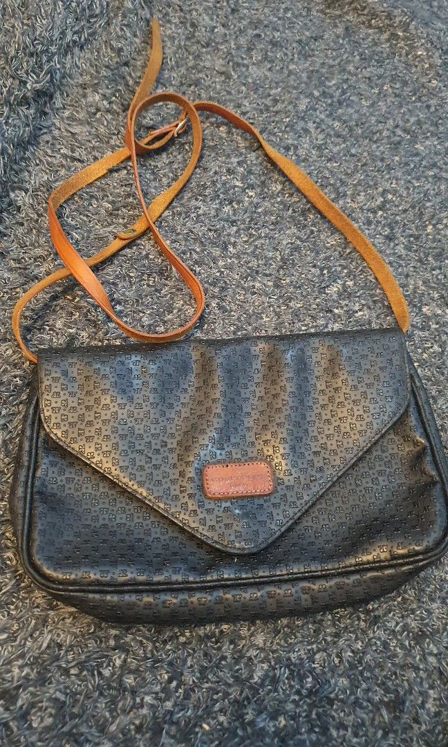 Authentic courreges sling bag (Category: Luxury Bags & Wallets) located in Cavite. Submitted by ohmie23 (Listing ID 1196831977, Image 1). Description: Authentic courreges sling bag.