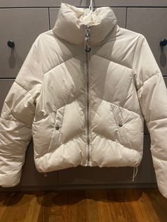 (Category: ) located in . Submitted by shop.with.stephy (Listing ID 1196810694, Image 1). Description: .