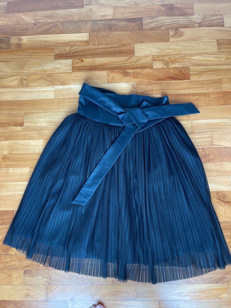 Black Tulle Skirt, Women's Fashion, Bottoms, Skirts on Carousell
