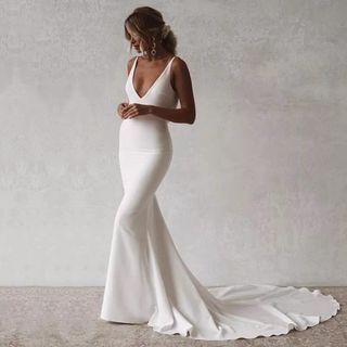 (Can customise) Premium Italy white low v neck open back elegant mermaid dress evening gown prom dress wedding dress Wedding gown ROM dress