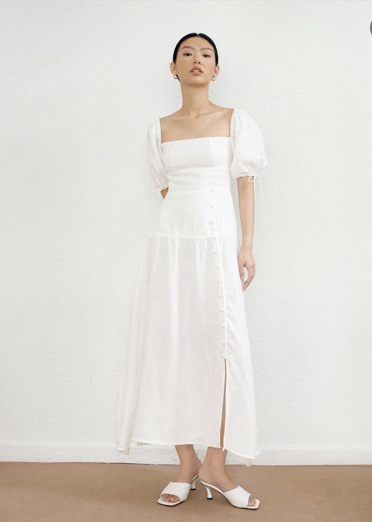 Caramel Monster Helen Midi Dress White, Women's Fashion, Dresses & Sets, Dresses on Carousell