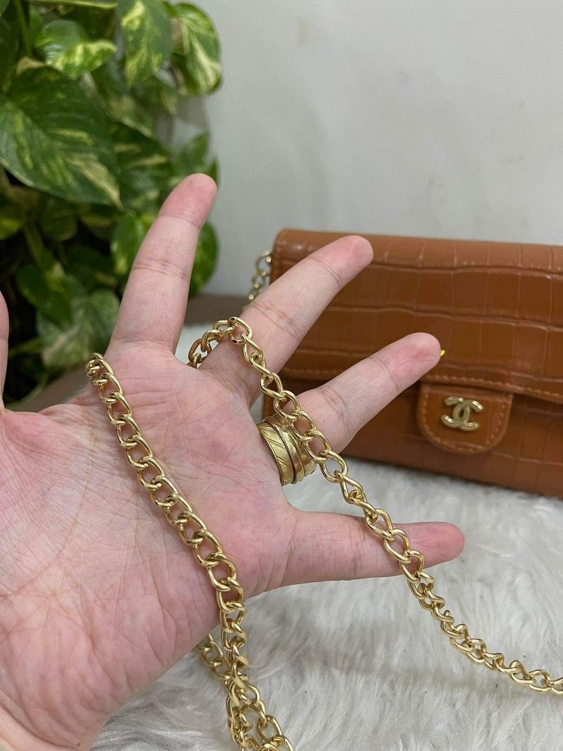 CHANEL (Category: Luxury Bags & Wallets) located in Consolacion. Submitted by naome1. (Listing ID 1196819560, Image 3). Description: CHANEL WALLET SLING CODED FROM KOREA.