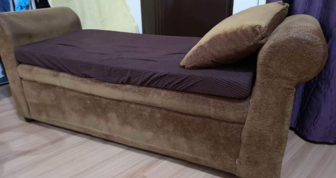 Cleopatra sales chair uratex