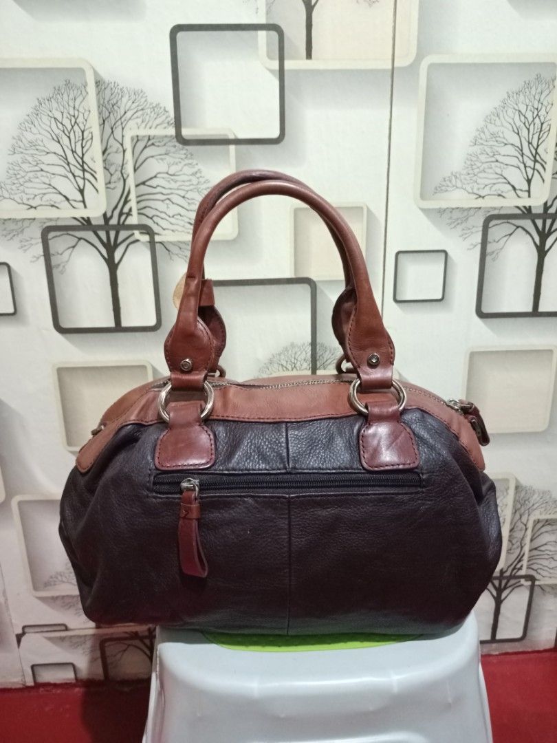GILLIVO, Luxury, Bags & Wallets on Carousell
