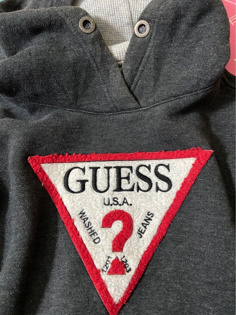 Guess Hoodie (Category: Coats, Jackets and Outerwear) located in Manila. Submitted by ljsaint (Listing ID 1196796762, Image 2). Description: 9.5/10 condition. Na stock lang sa cabinet. Used twice. Size extra small sa tag but can fit sa medium. 21x24.5cm 1100 plus sf.