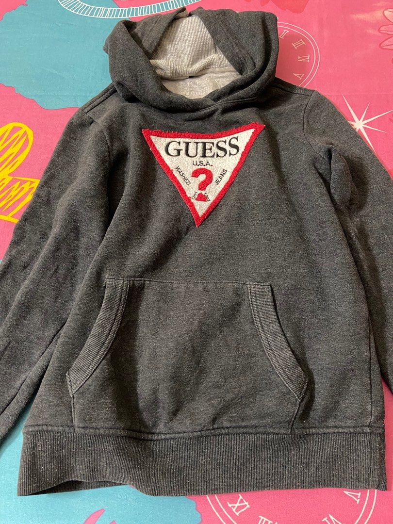 Guess Hoodie (Category: Coats, Jackets and Outerwear) located in Manila. Submitted by ljsaint (Listing ID 1196796762, Image 1). Description: 9.5/10 condition. Na stock lang sa cabinet. Used twice. Size extra small sa tag but can fit sa medium. 21x24.5cm 1100 plus sf.