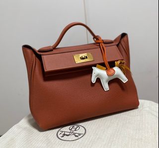 Hermes 2424 Chocolate Ebene Togo Ghw #D 29 cm with strap ,copy rec  2019,raincoat,dustbag& box. All seal kecuali strap . Used 1x buat foto…