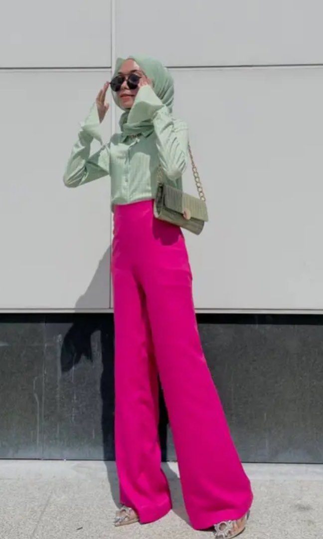 Stylish Outfit Inspiration: Pink Pants and Chic Accessories