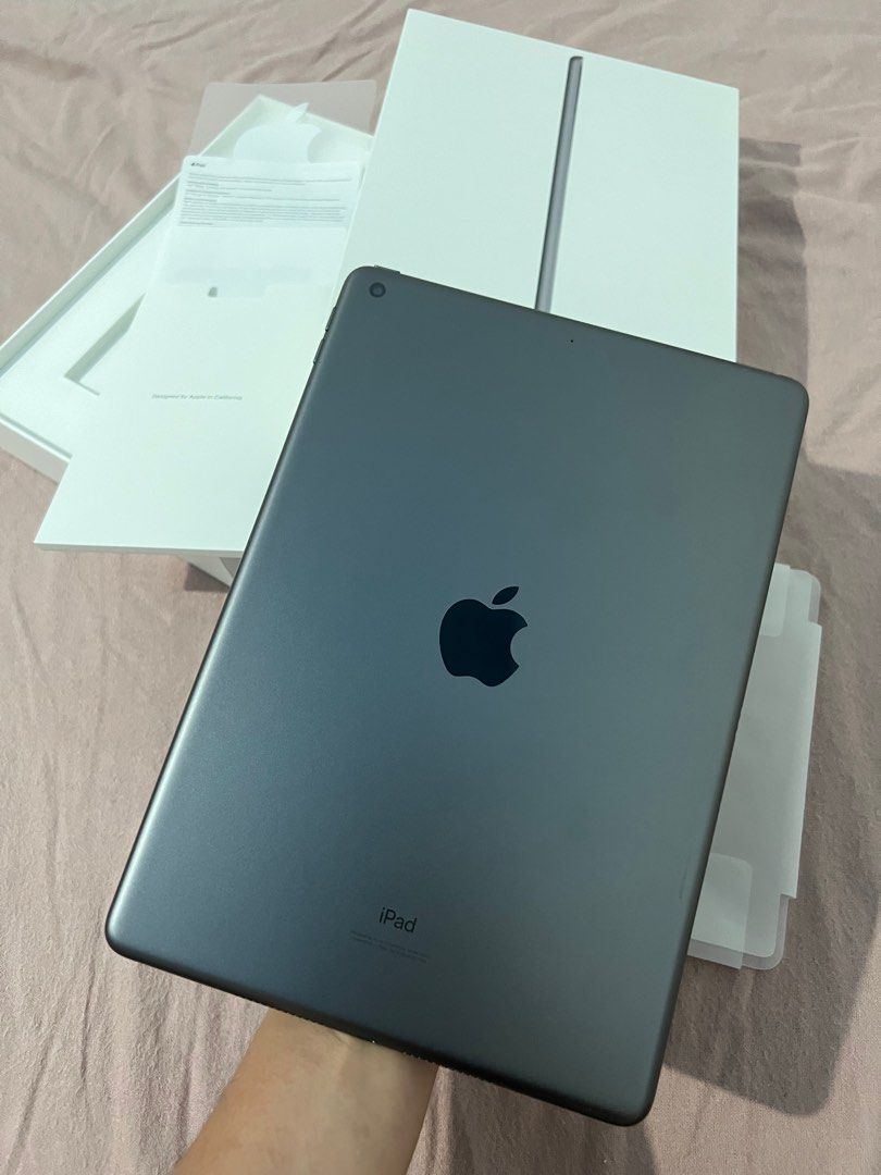 iPad 9th Gen 10.2in Space Gray with Smart Keyboard & Case (Category: iPad) located in Baguio. Submitted by itsanneee (Listing ID 1196814210, Image 3). Description: iPad 9th Gen 10.2in 64gb Wifi Space Gray with Smart Keyboard & Case Apple TV 3 months Free Limited Warranty, Expires: 5/7/2023 Lady owned Bought from: New Zealand Bought when: April 2022 Functional Issues: None Physical Damages: None Rfs: In need of cash Never nahulog! Hindi ginagamit 