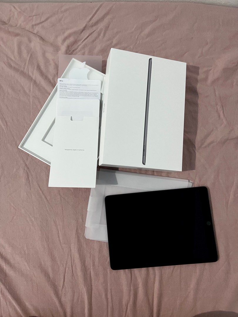 iPad 9th Gen 10.2in Space Gray with Smart Keyboard & Case (Category: iPad) located in Baguio. Submitted by itsanneee (Listing ID 1196814210, Image 2). Description: iPad 9th Gen 10.2in 64gb Wifi Space Gray with Smart Keyboard & Case Apple TV 3 months Free Limited Warranty, Expires: 5/7/2023 Lady owned Bought from: New Zealand Bought when: April 2022 Functional Issues: None Physical Damages: None Rfs: In need of cash Never nahulog! Hindi ginagamit 