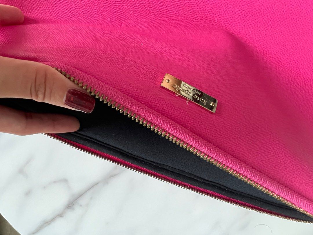 Kate Spade Fuchsia Laptop Sleeve (13inch), Computers & Tech, Parts &  Accessories, Laptop Bags & Sleeves on Carousell