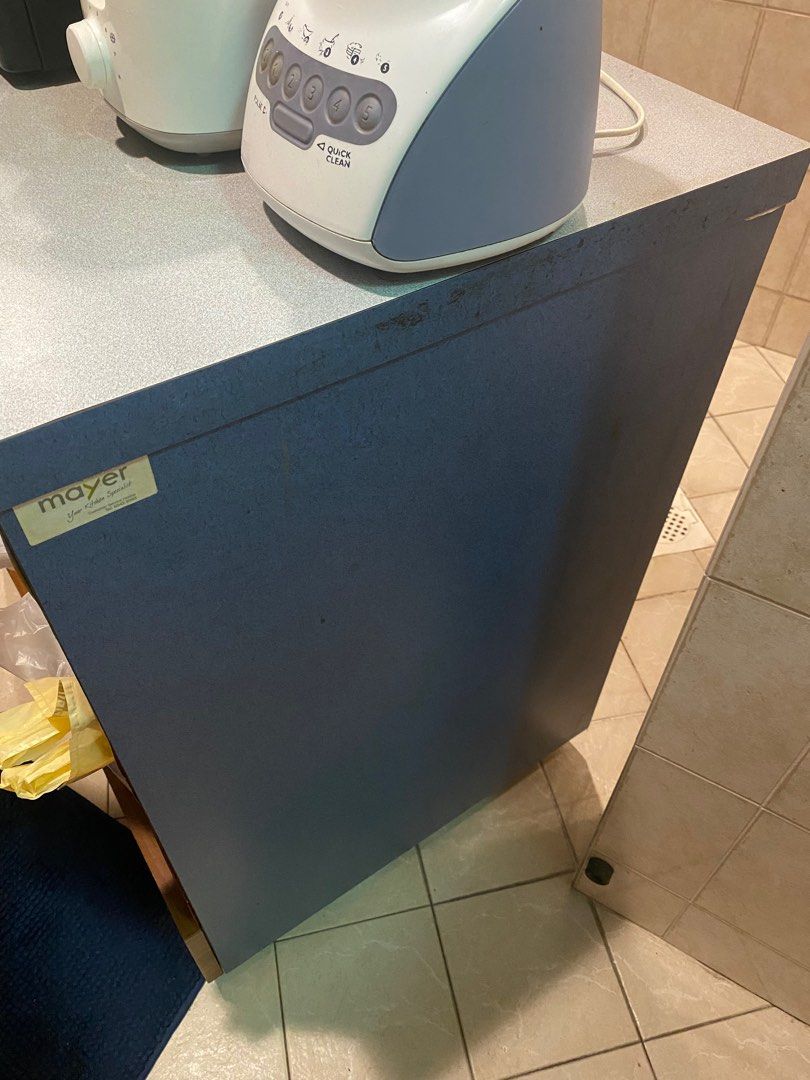 Kitchen Island with heat resistant top and wheels, Furniture & Home