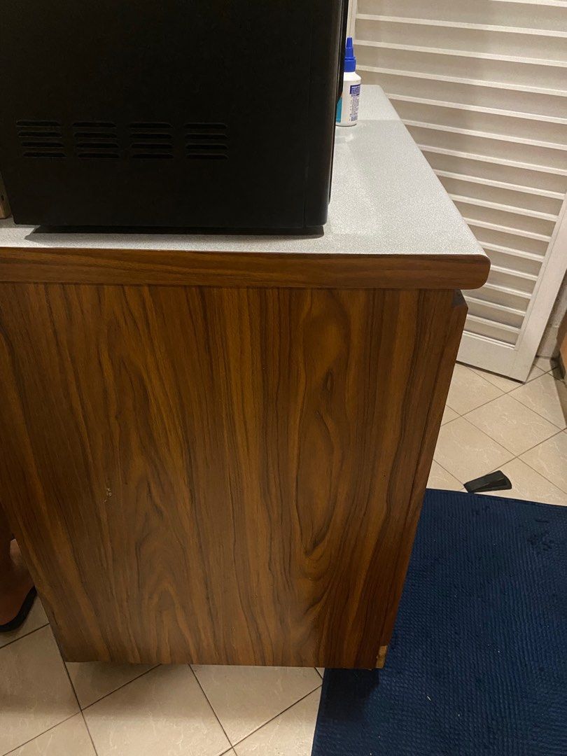 Kitchen Island with heat resistant top and wheels, Furniture & Home