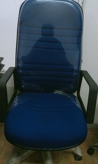 Kursi Kantor biru besar nyaman