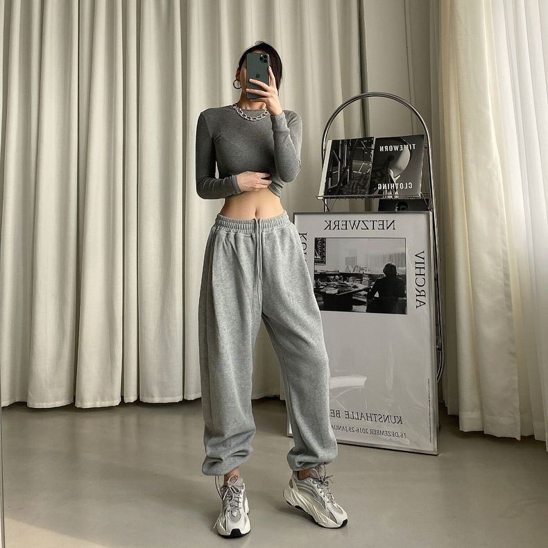 Light grey shop sweatpants outfit