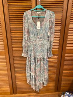 (Category: ) located in . Submitted by lovetoshoptoomuchx (Listing ID 1196680724, Image 1). Description: .
