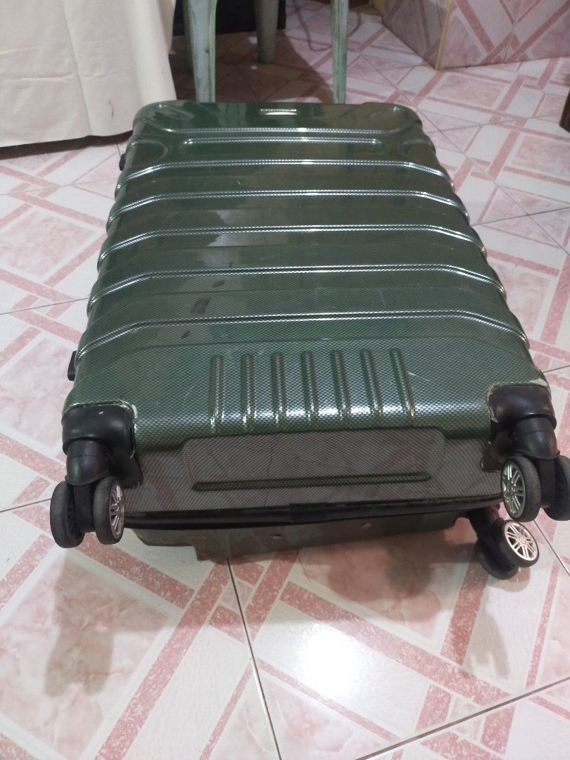 SM Dept Store Luggage 40kilos, Hobbies & Toys, Travel, Luggage on Carousell