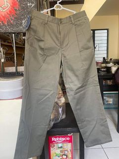 Men's Dockers Cotton Twill Slacks Plain Loose Fit Size 30" Best Fit to Size 32"